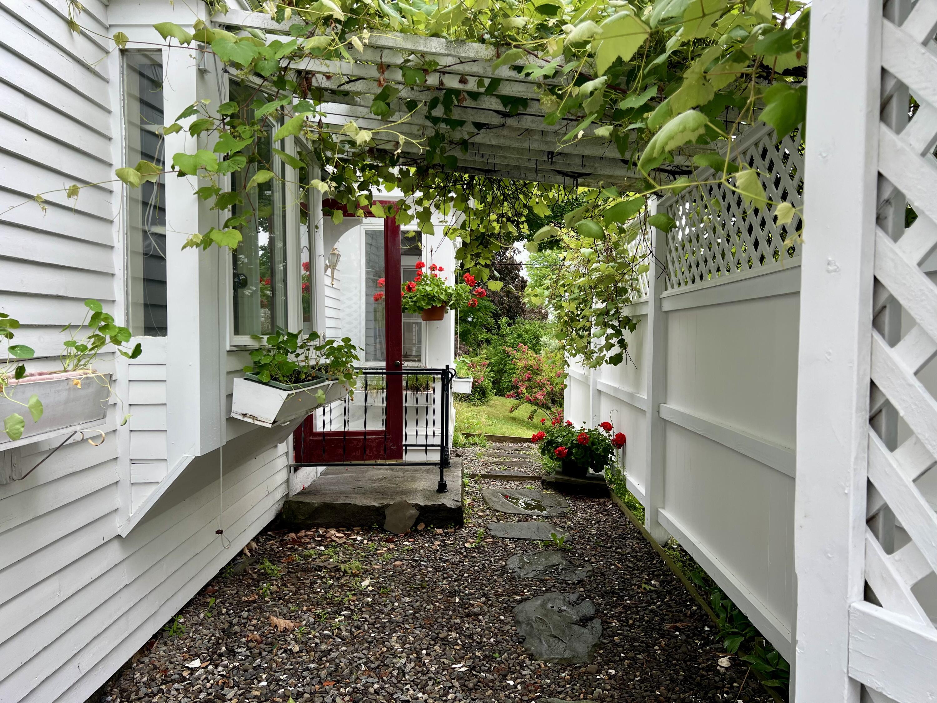 59 Cedar Street Belfast, ME 04915 - Photo 4 of 92 IMG_9587