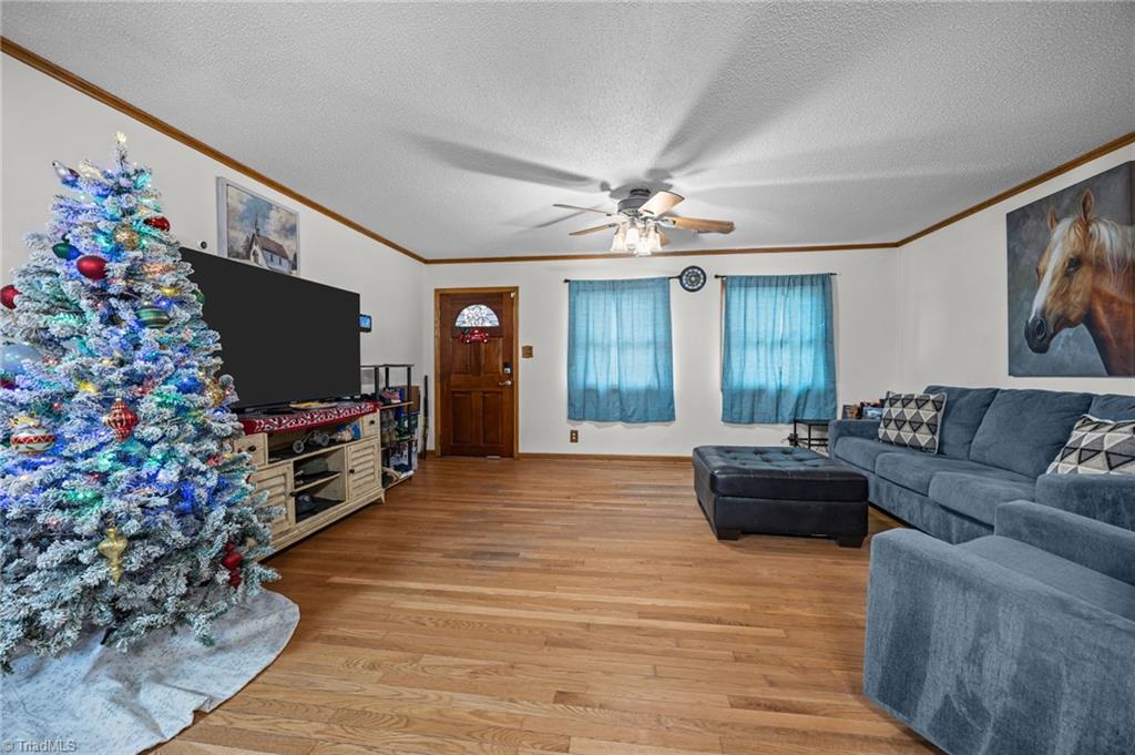 236 Donna Road Asheboro, NC 27205 - Photo 3 of 38