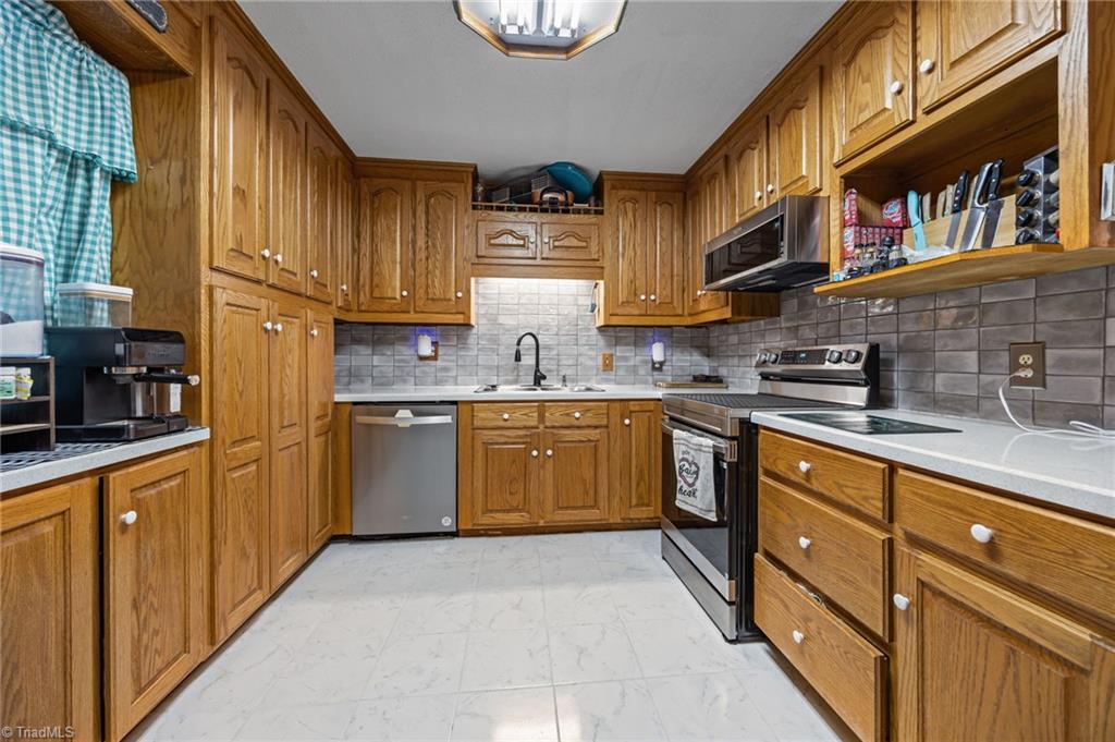 236 Donna Road Asheboro, NC 27205 - Photo 6 of 38