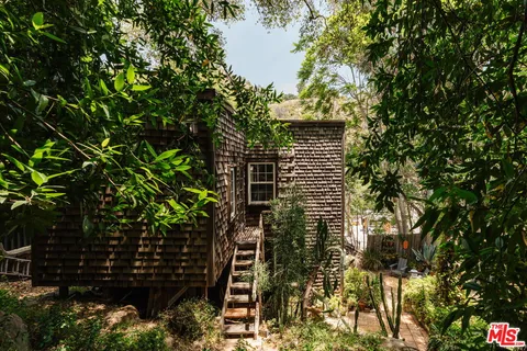 $1,100,000 | 437 Short Trail, Topanga, CA 90290