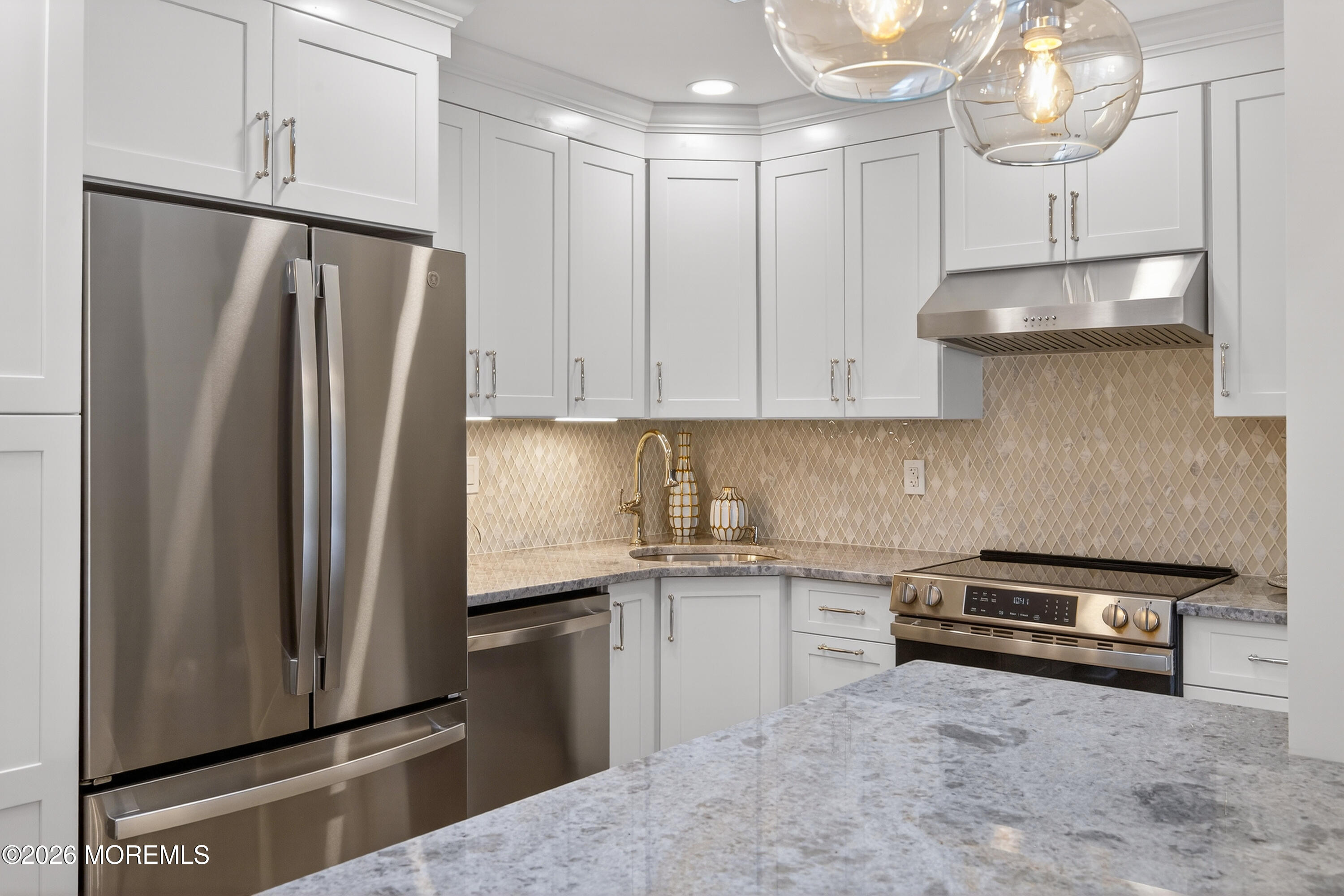 33 Claremont Court Red Bank, NJ 07701 - Photo 23 of 40 027(23)