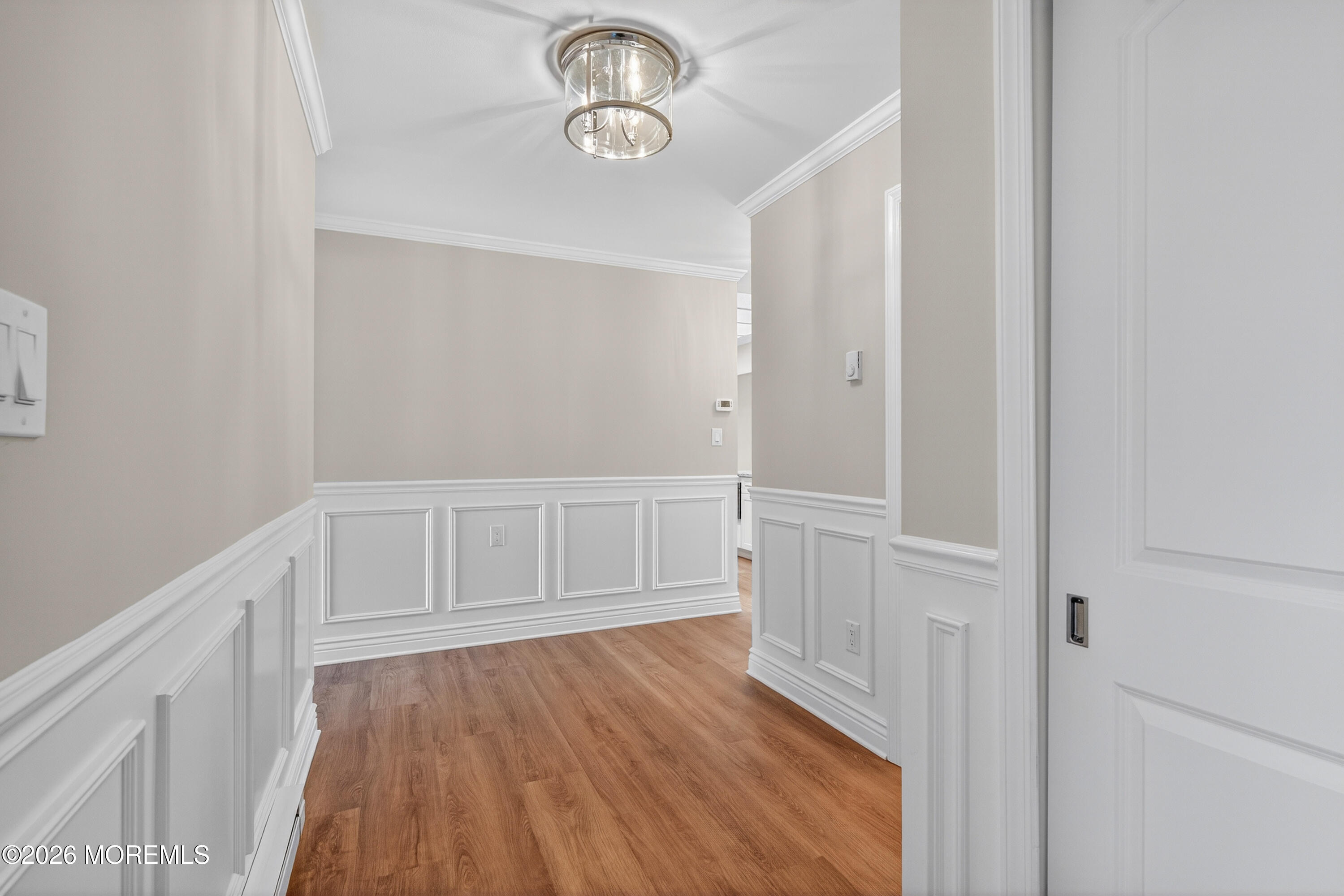 33 Claremont Court Red Bank, NJ 07701 - Photo 4 of 40 006(22)