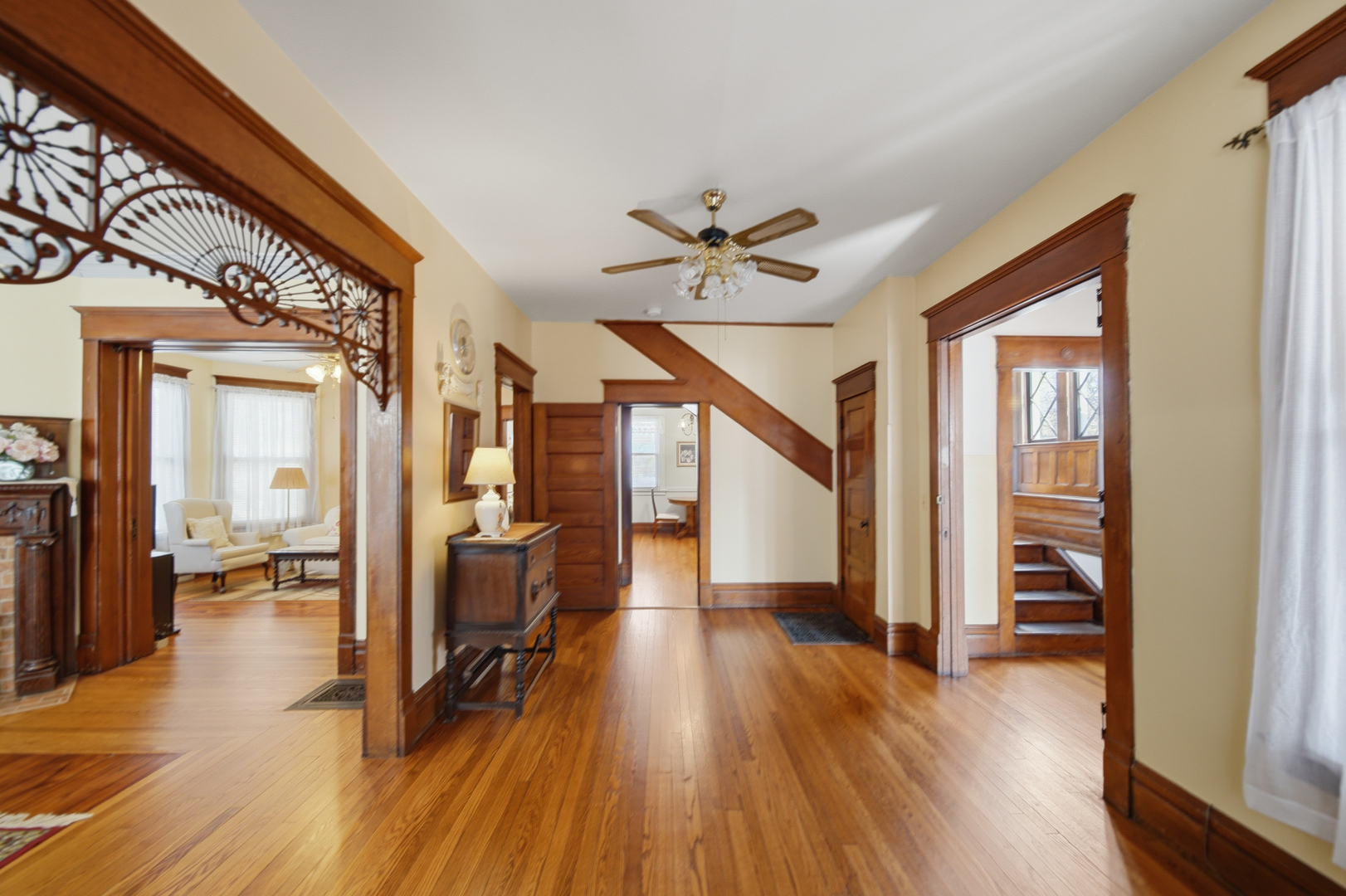 215 West 7th Street Dixon, IL 61021 - Photo 6 of 36