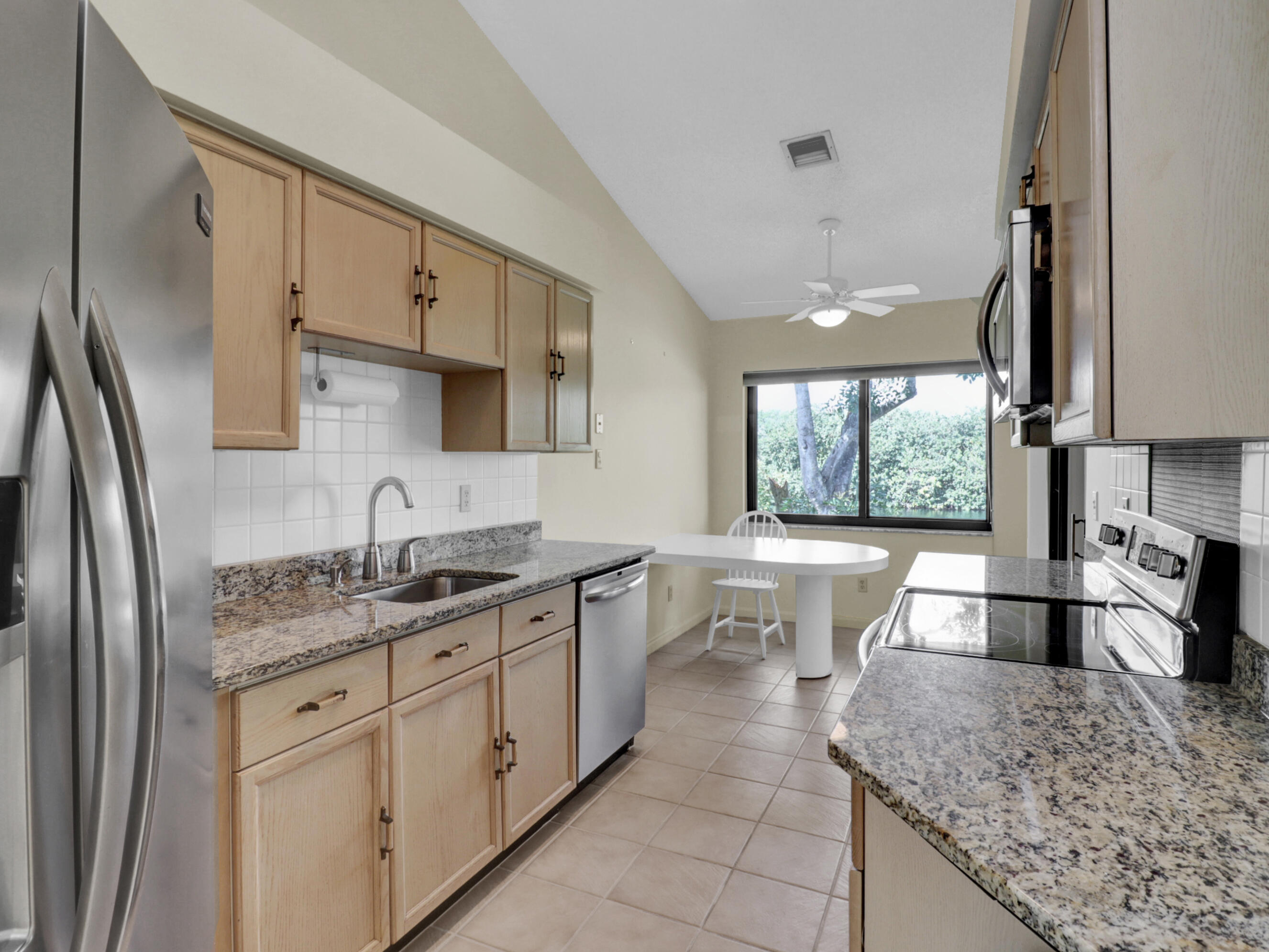 17300 Boca Club Boulevard, Unit 1203 Boca Raton, FL 33487 - Photo 10 of 45 IMG_8208
