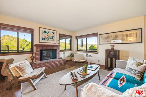 $1,599,500 | 19818 Valley View Drive, Topanga, CA 90290