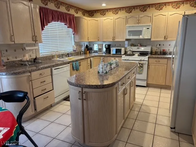 $2,600 | 4663 Hamburg Street, Las Vegas, NV 89147