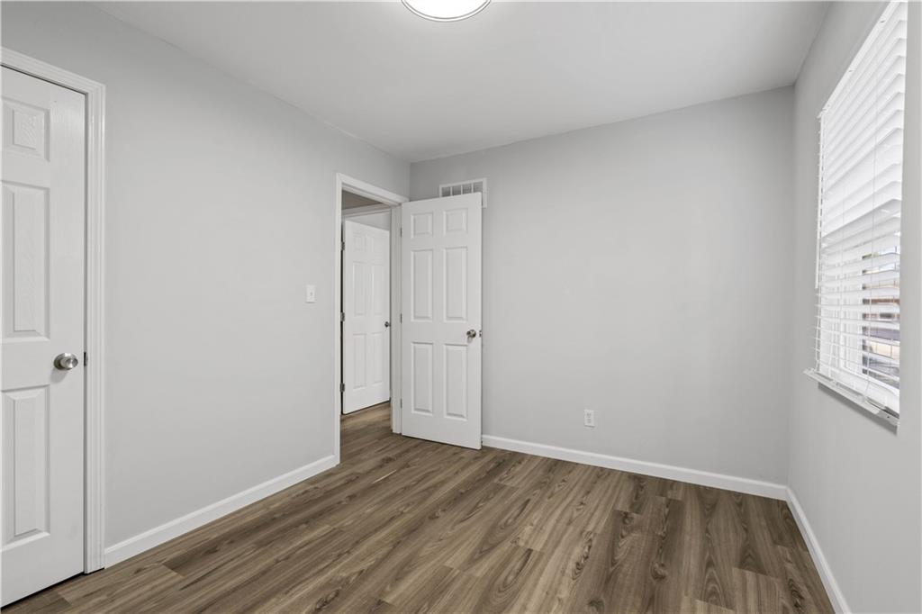 6924 Hunter Street Raytown, MO 64133 - Photo 18 of 27