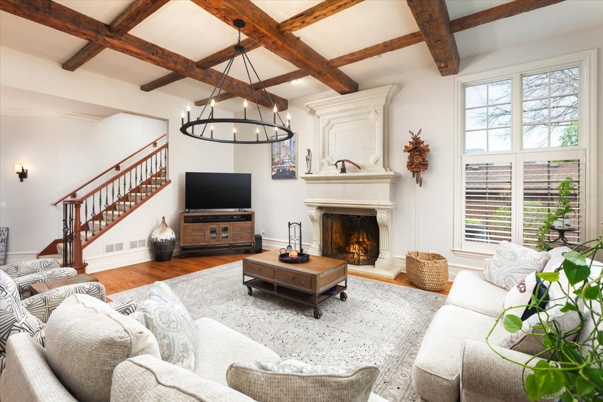 849 East Hillside Road Naperville, IL 60540 - Photo 13 of 75