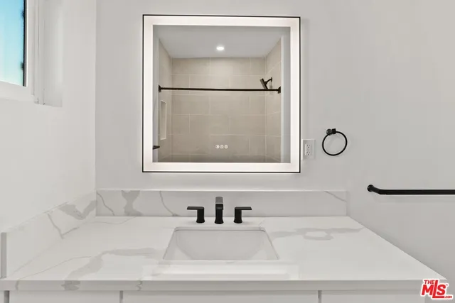 $3,400 | 4018 La Salle Avenue, Culver City, CA 90232