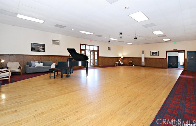 6401 Ruby Street Los Angeles, CA 90042 - Photo 6 of 27