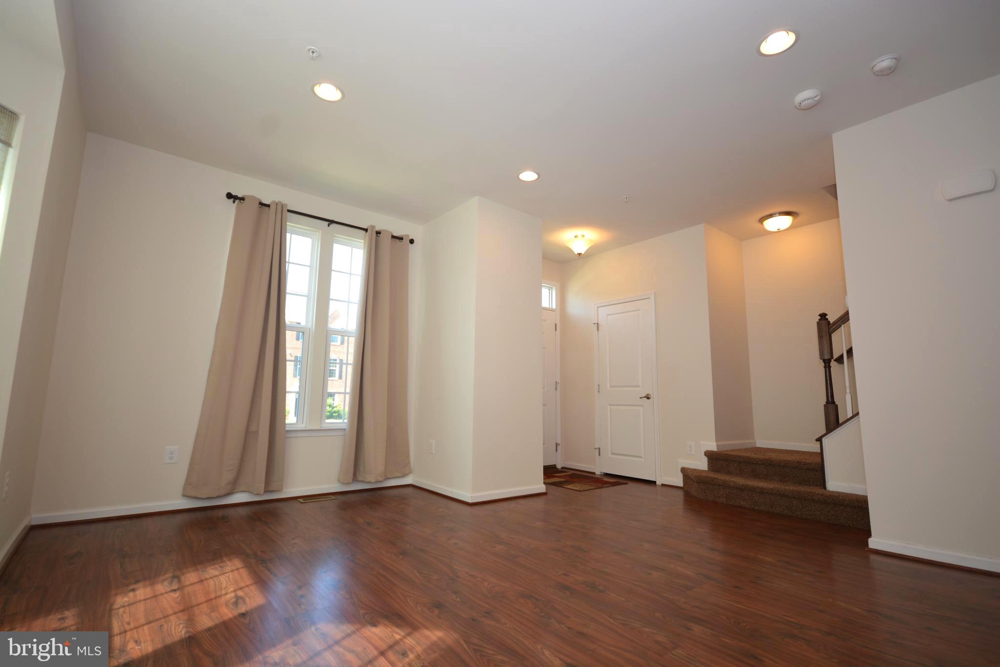 4975 Small Gains Way Frederick, MD 21703 - Photo 4 of 31 Entrance Fooyer