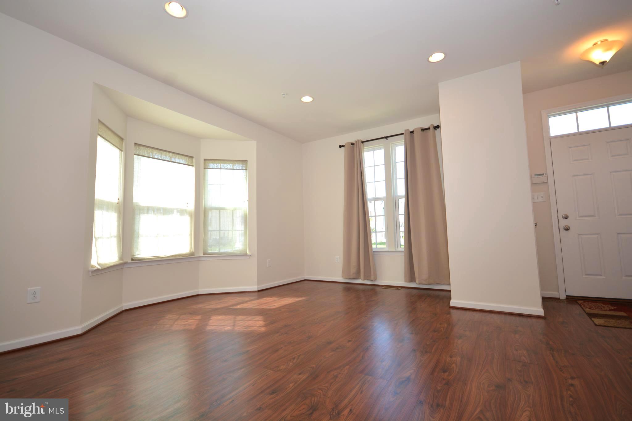 4975 Small Gains Way Frederick, MD 21703 - Photo 5 of 31 Living Room