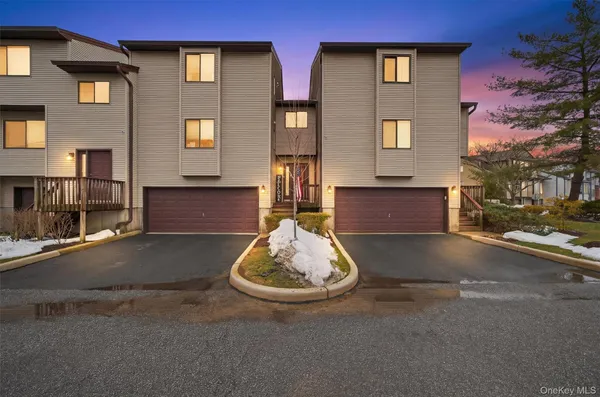 $329,000 | 15 Kings Court, Nanuet, NY 10954