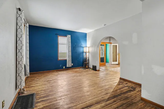 $209,000 | 709 East Loomis Street, Ludington, MI 49431