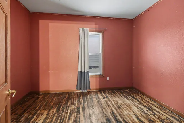 $209,000 | 709 East Loomis Street, Ludington, MI 49431