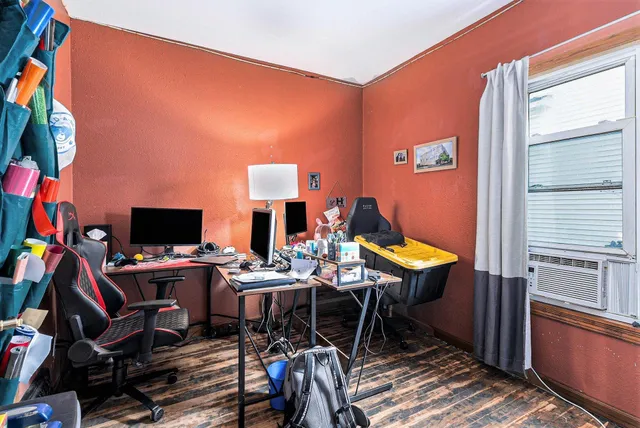 $220,000 | 709 East Loomis Street, Ludington, MI 49431