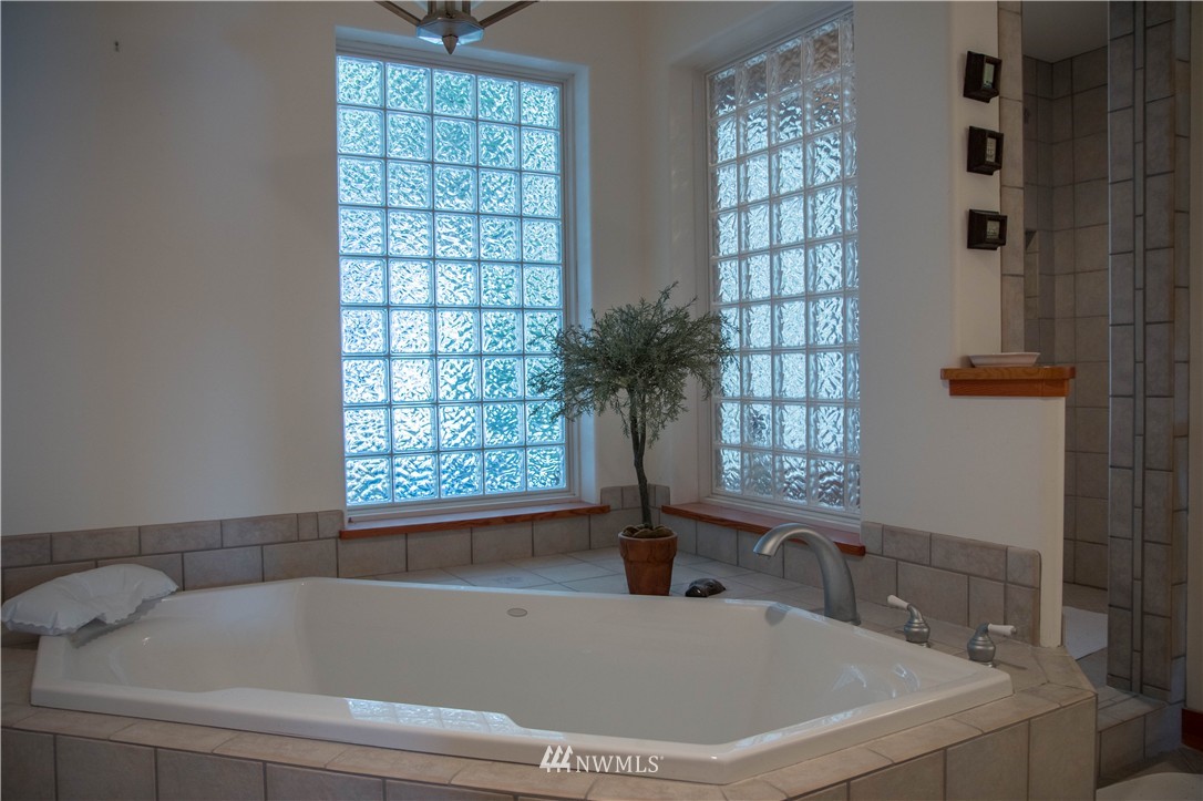405 White Point Road San Juan Island, WA 98250 - Photo 12 of 25 Gallery Image 12