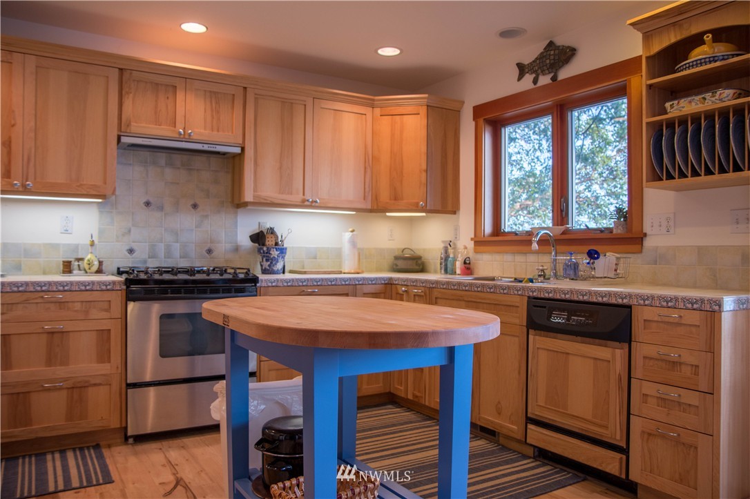 405 White Point Road San Juan Island, WA 98250 - Photo 7 of 25 Gallery Image 7