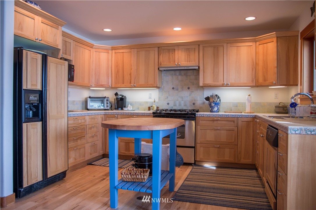 405 White Point Road San Juan Island, WA 98250 - Photo 8 of 25 Gallery Image 8