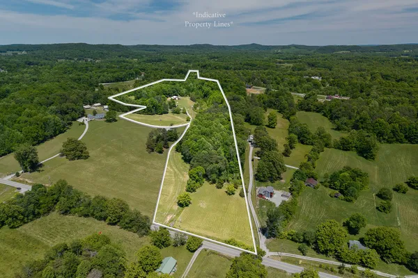 a view of a tennis court