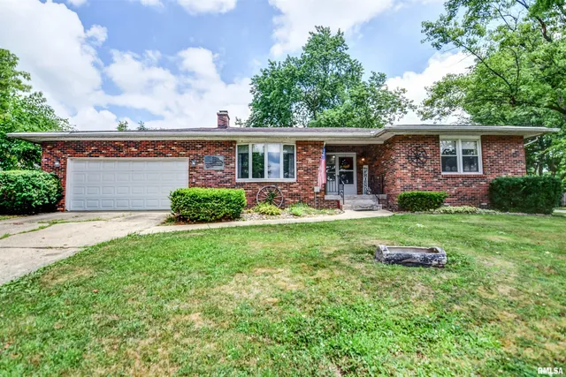 $175,000 | 46 Park Lane, Clinton, IL 61727