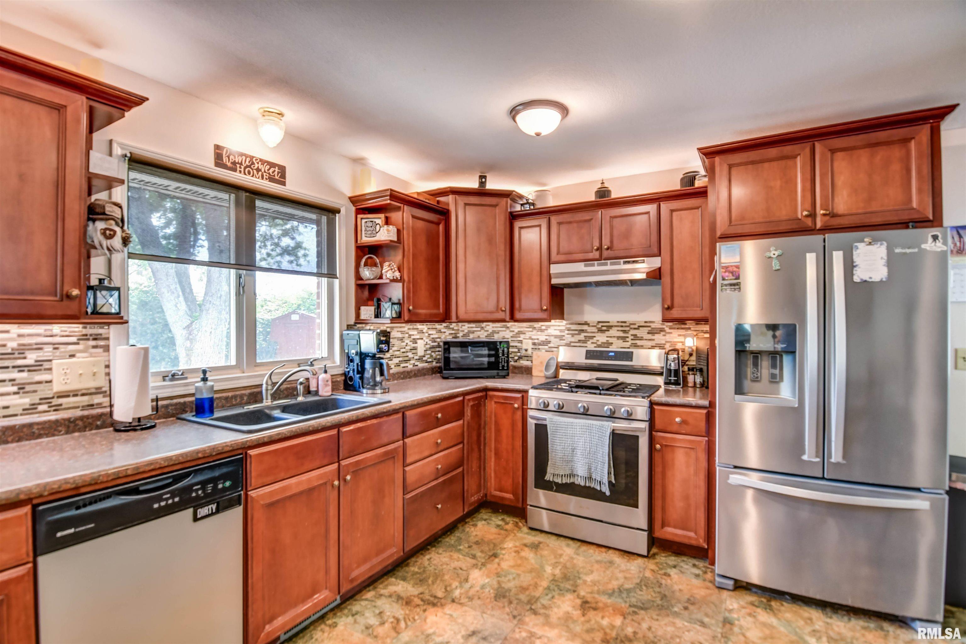 46 Park Lane Clinton, IL 61727 - Photo 15 of 57