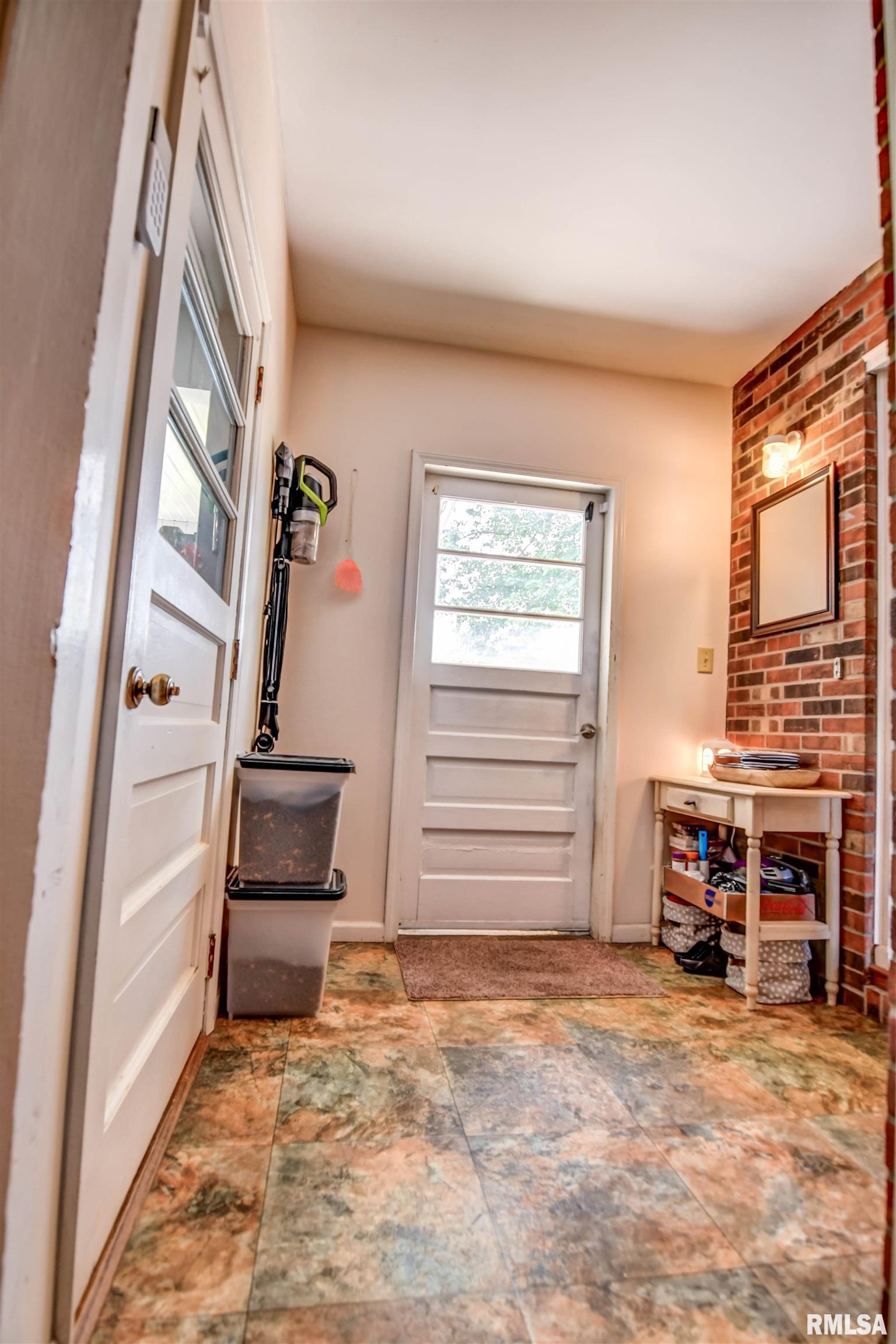 46 Park Lane Clinton, IL 61727 - Photo 29 of 57