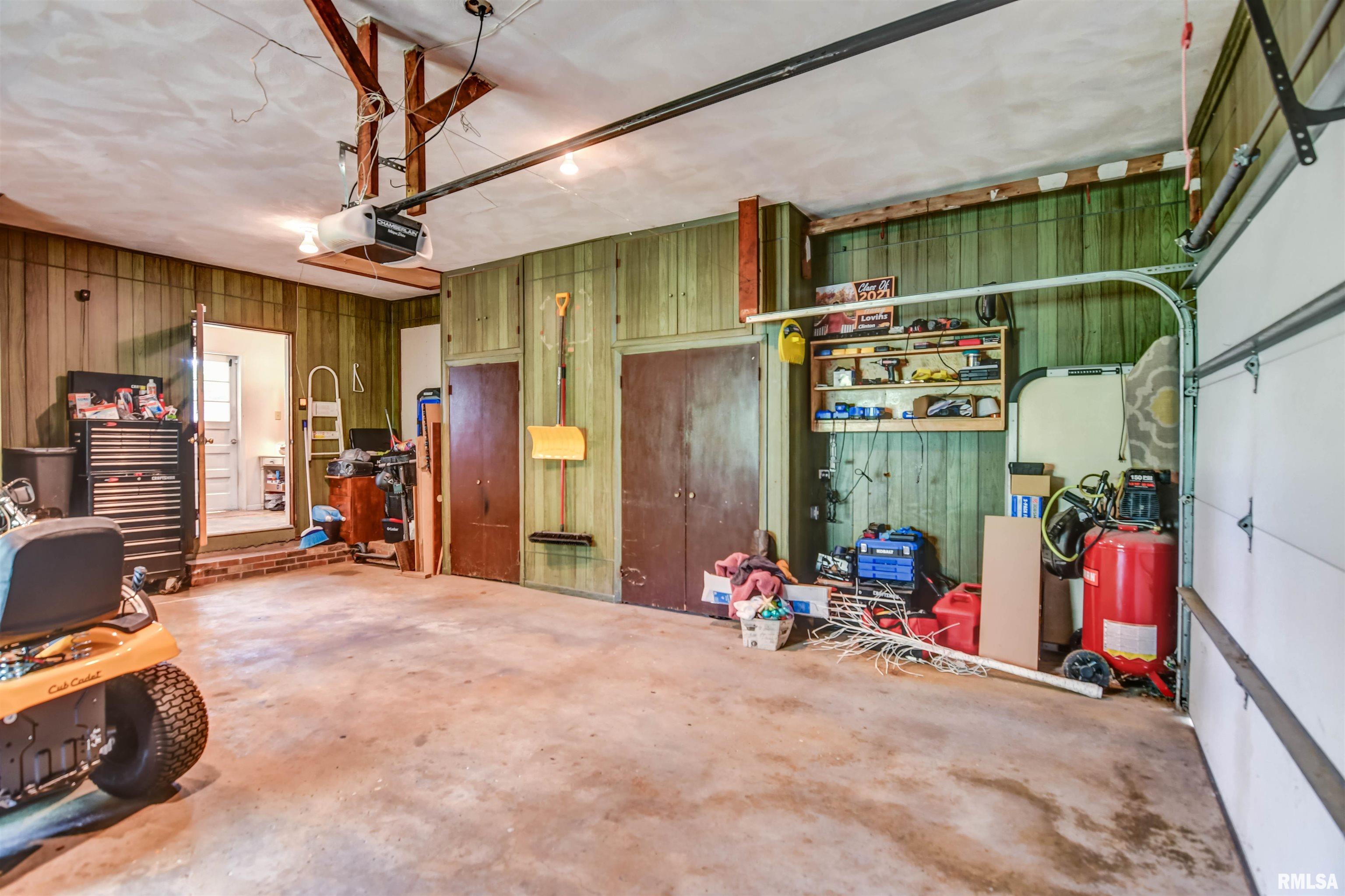 46 Park Lane Clinton, IL 61727 - Photo 32 of 57