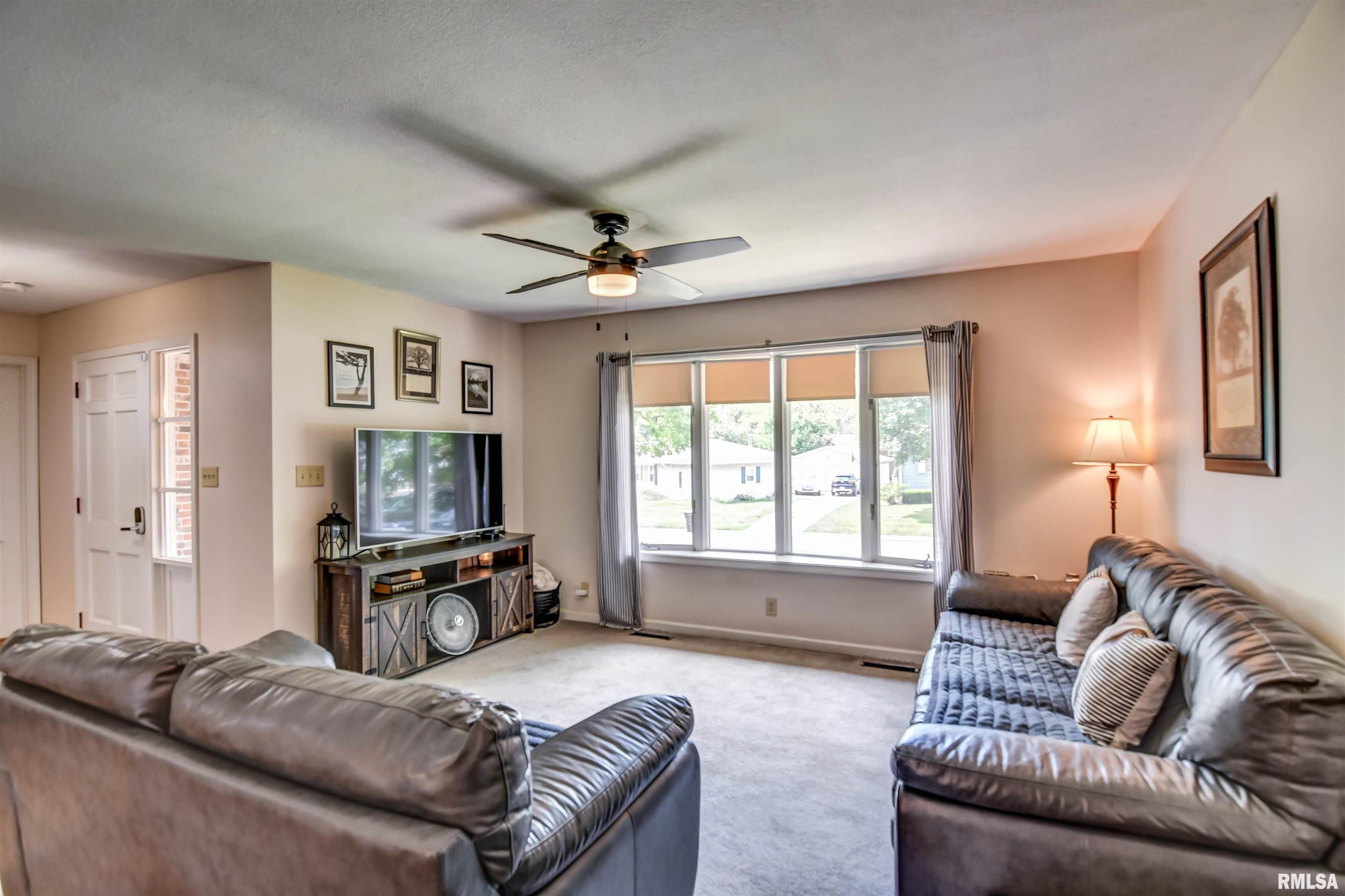 46 Park Lane Clinton, IL 61727 - Photo 8 of 57