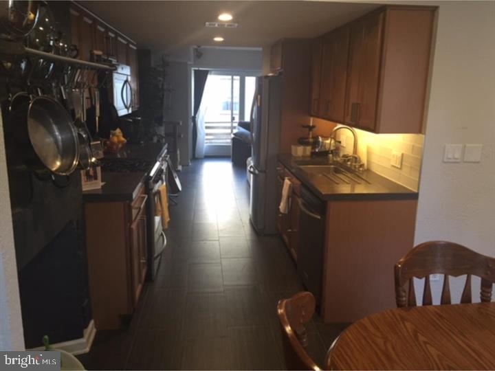 789 South 3rd Street, Unit 2 Philadelphia, PA 19147 - Photo 4 of 10 Gallery Image 4