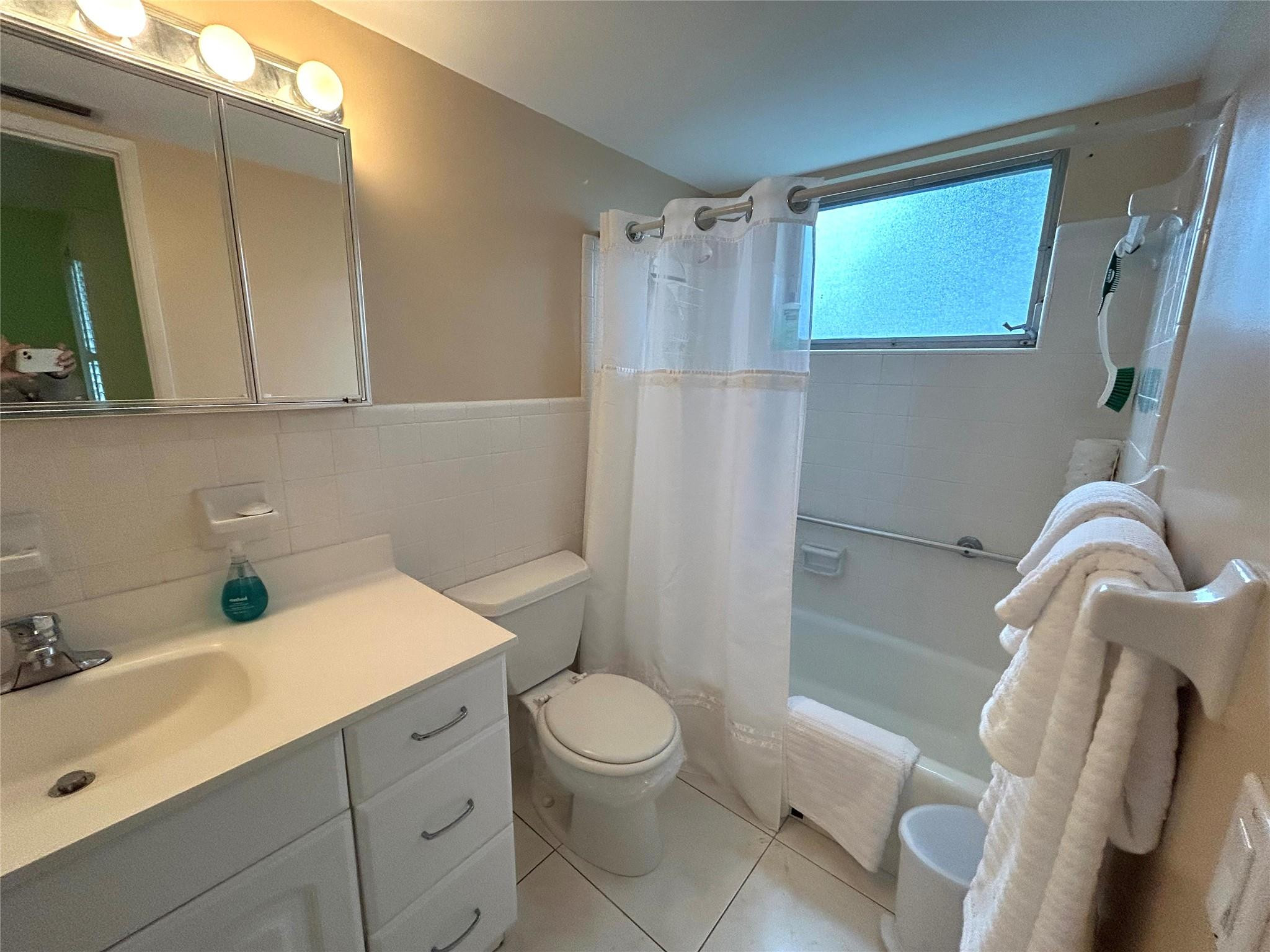 2050 Northeast 39th Street, Unit 207 Lighthouse Point, FL 33064 - Photo 11 of 42 Photo 11