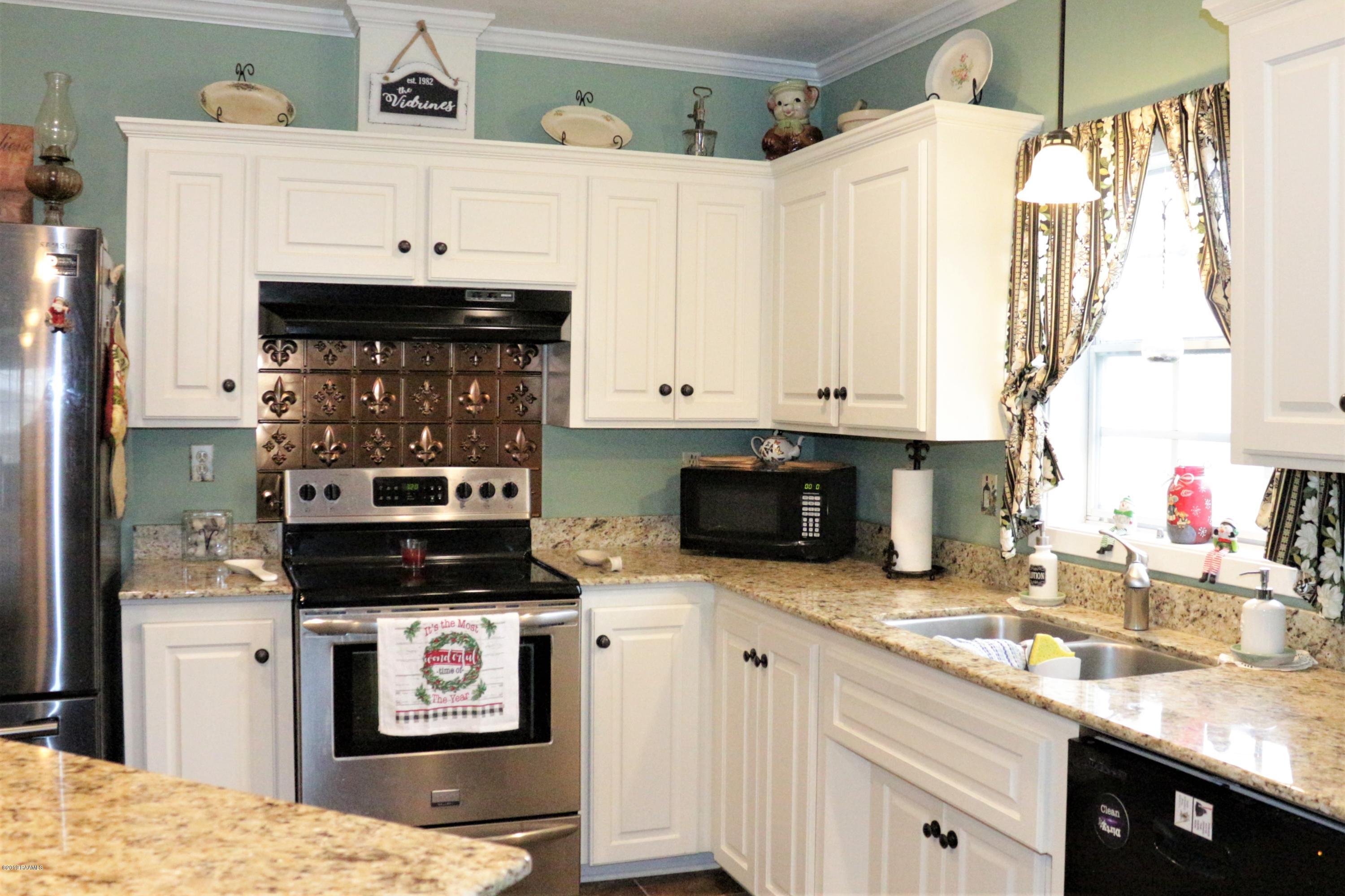 262 Johnson Road Ville Platte, LA 70586 - Photo 3 of 40 IMG_2813