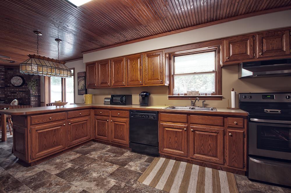 611 North Greene Road Goshen, IN 46526 - Photo 5 of 21 Gallery Image 5