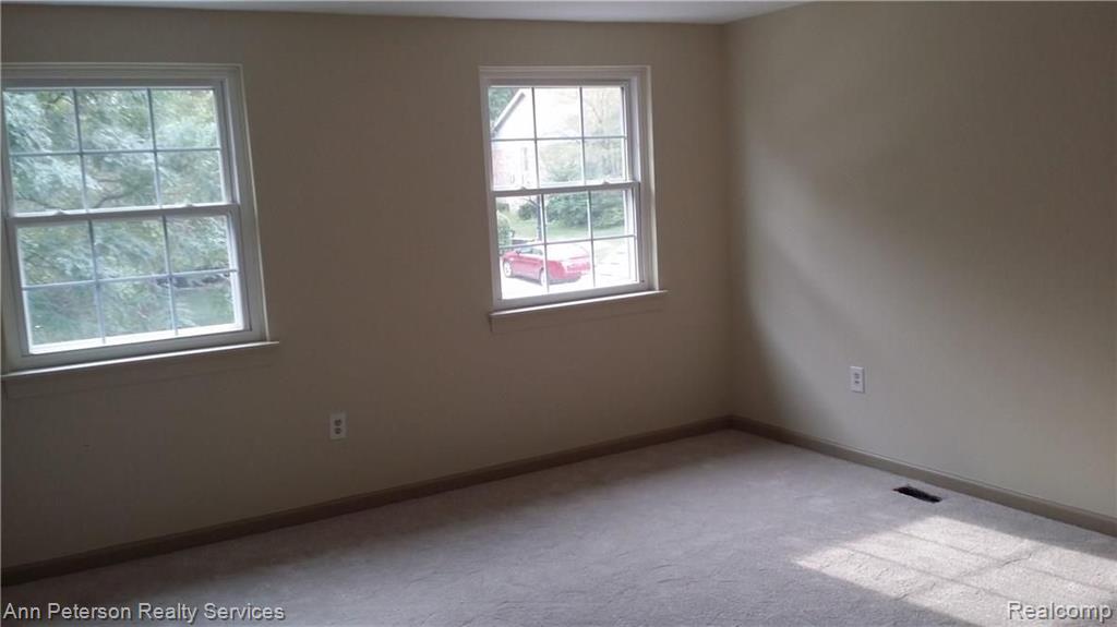 661 Ten Point Drive Rochester Hills, MI 48309 - Photo 29 of 43
