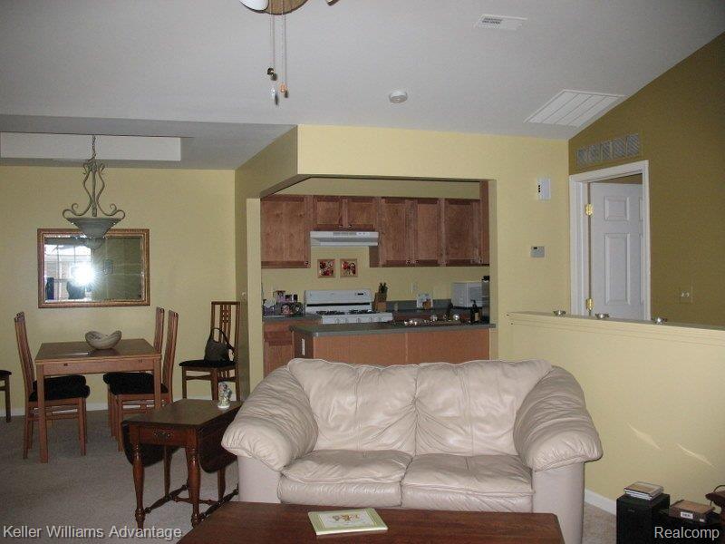 11736 Farmington Road Livonia, MI 48150 - Photo 3 of 10 Family Room looking into Kitchen