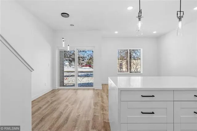 $2,095 | 425 West 8th Street, Unit 23, New Richmond, WI 54017