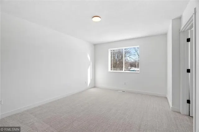 $2,095 | 425 West 8th Street, Unit 23, New Richmond, WI 54017