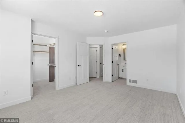 $2,095 | 425 West 8th Street, Unit 23, New Richmond, WI 54017