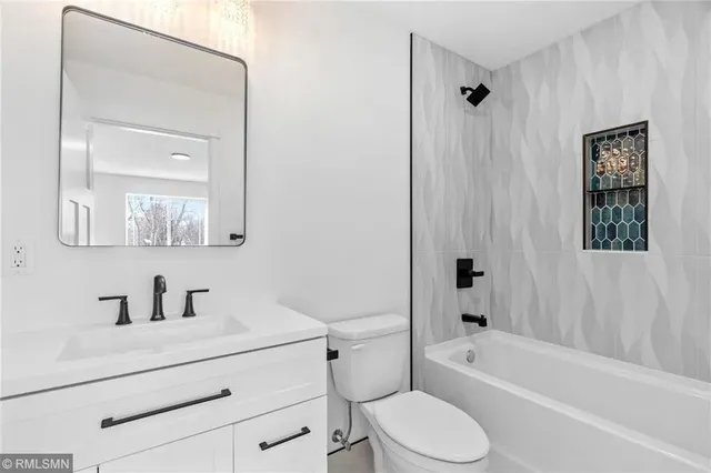 $2,095 | 425 West 8th Street, Unit 23, New Richmond, WI 54017