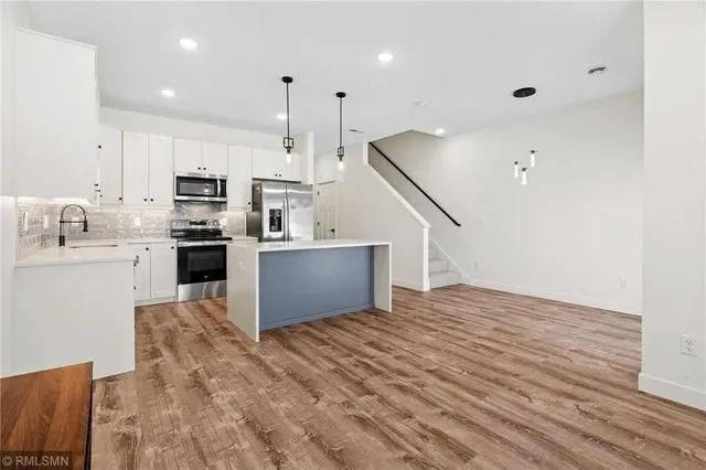 $2,095 | 425 West 8th Street, Unit 23, New Richmond, WI 54017