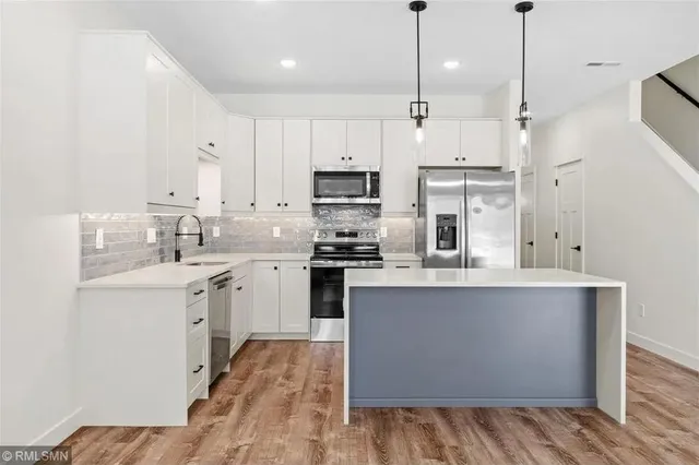 $2,095 | 425 West 8th Street, Unit 23, New Richmond, WI 54017