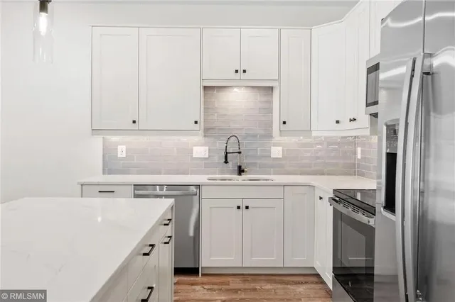 $2,095 | 425 West 8th Street, Unit 23, New Richmond, WI 54017