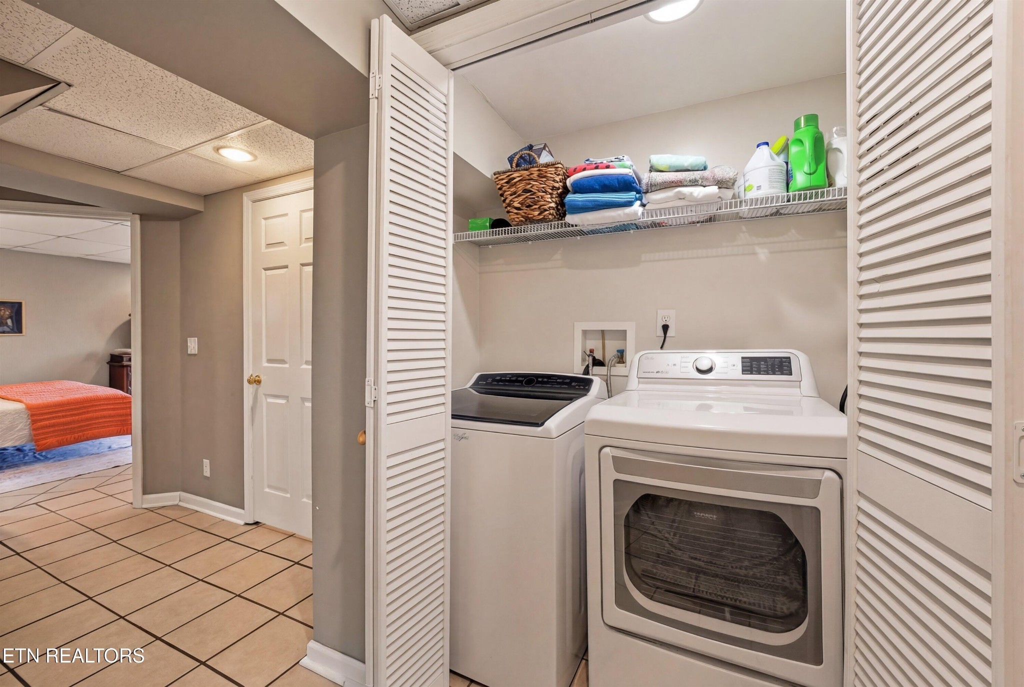 6911 Nubbin Ridge Drive Knoxville, TN 37919 - Photo 31 of 46 a utility room with dryer and washer