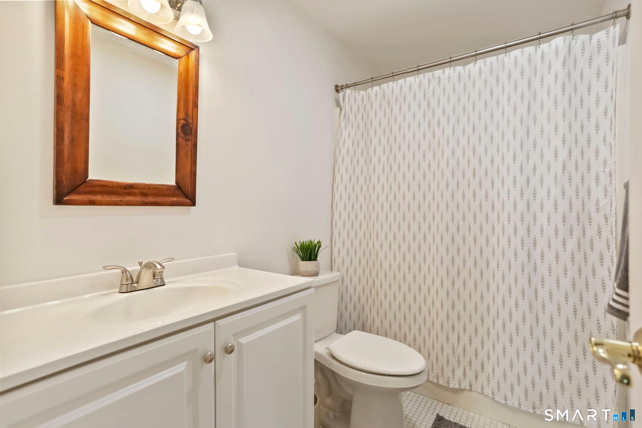 195 Post Oak Road Stratford, CT 06614 - Photo 18 of 32