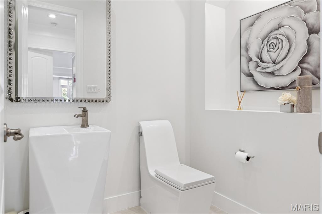 1515 Topping Road St. Louis, MO 63131 - Photo 32 of 70