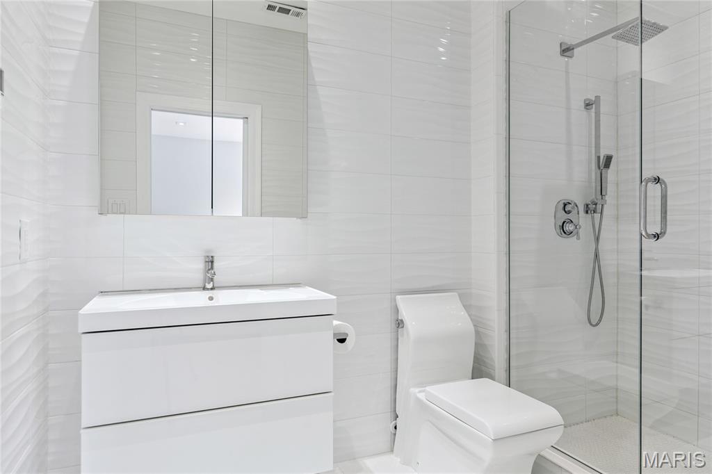 1515 Topping Road St. Louis, MO 63131 - Photo 38 of 70