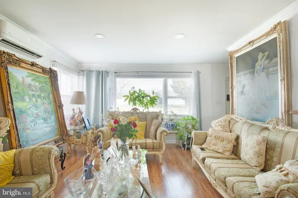 $327,000 | 7 Gainor Road, New Castle, DE 19720