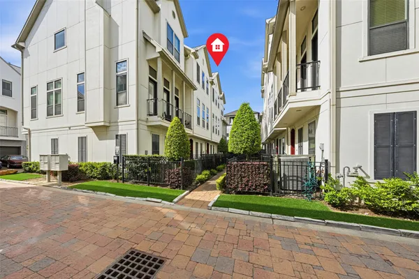 $389,000 | 5716 Kansas Street, Unit B, Houston, TX 77007