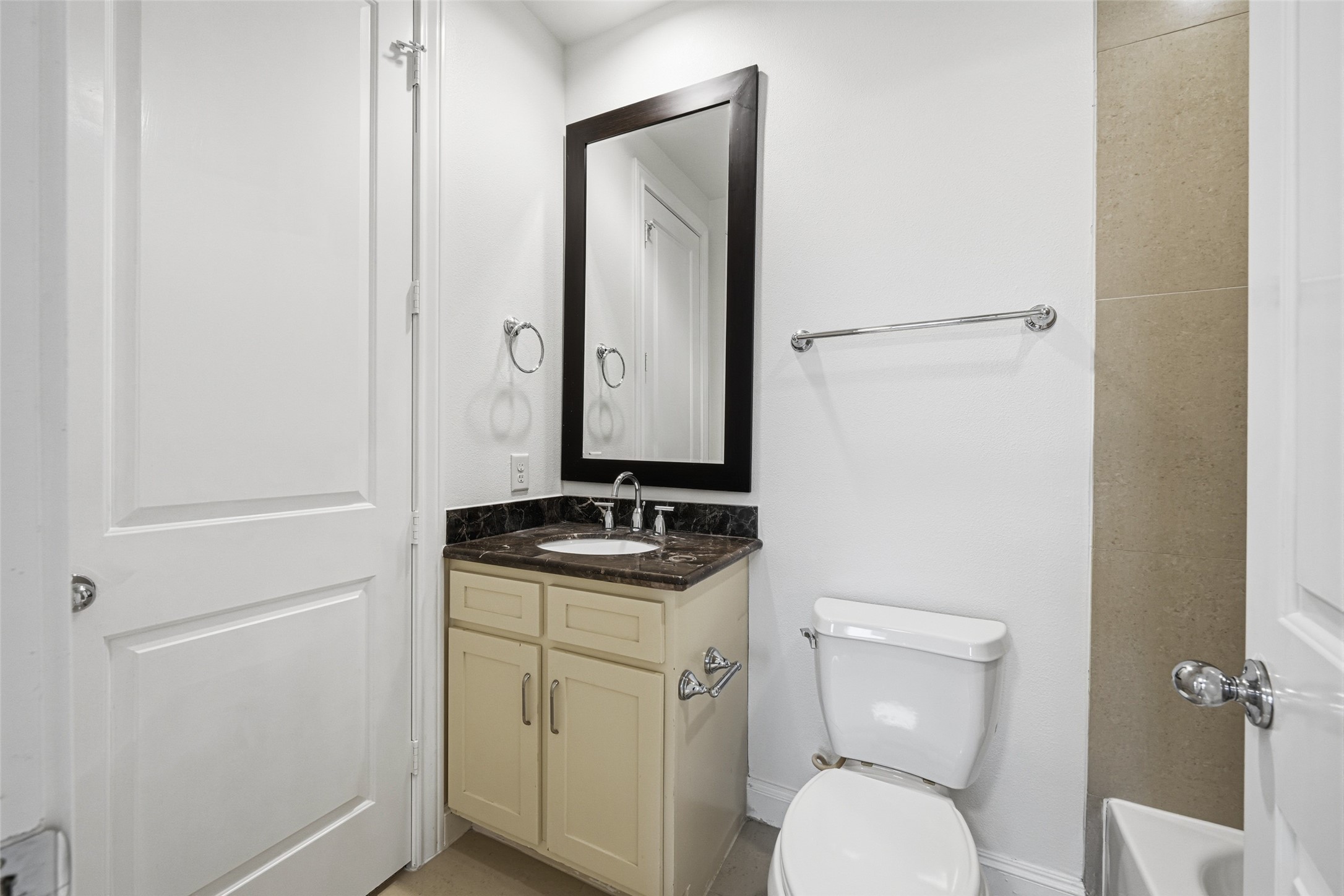5716 Kansas Street, Unit B Houston, TX 77007 - Photo 17 of 39