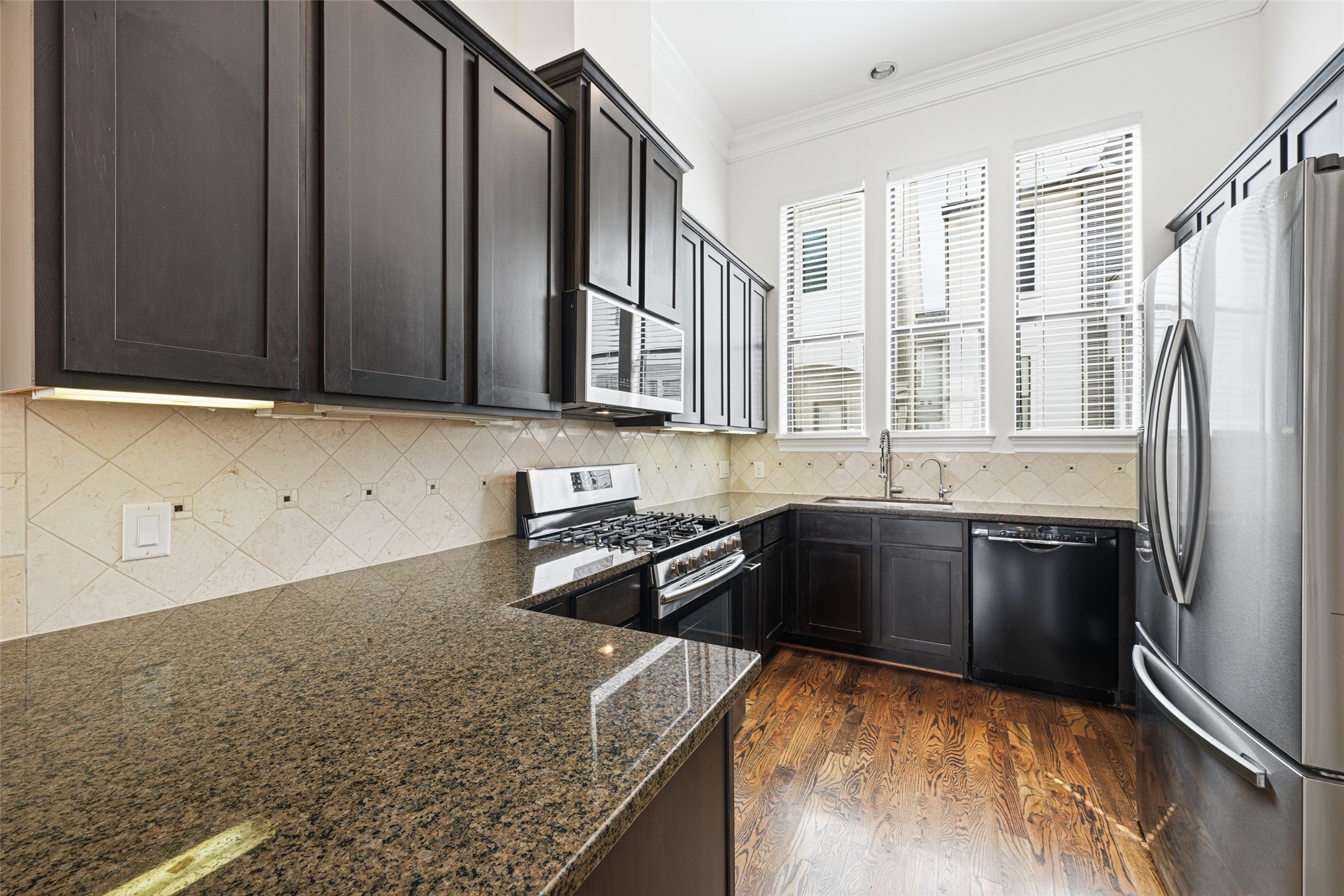 5716 Kansas Street, Unit B Houston, TX 77007 - Photo 23 of 39